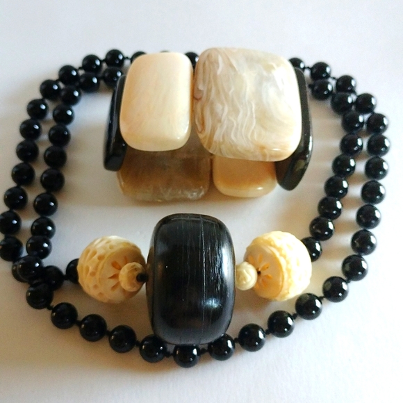 VINTAGE BLACK ONYX  HAND CARVED BOVINE BONE NECKLACE 34" LONG MATCHING BRACELET - Picture 4 of 10